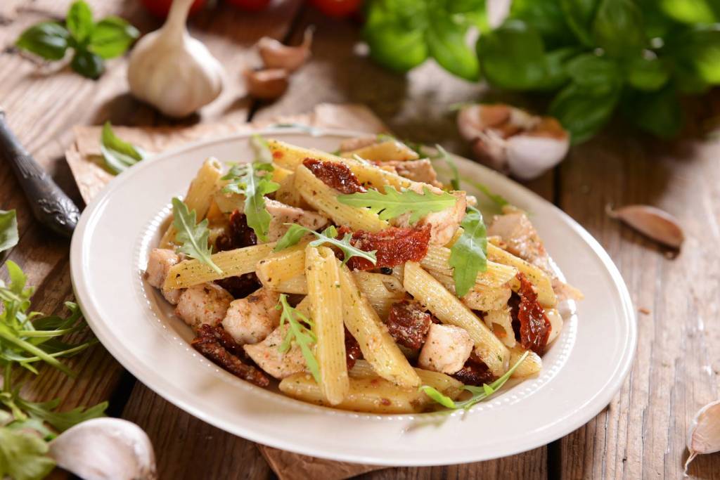 Pennes au poulet et tomates séchées