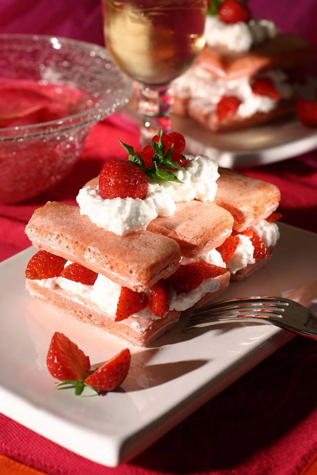 Biscuits roses de Reims aux fraises façon tiramisu un dessert exclusif ...
