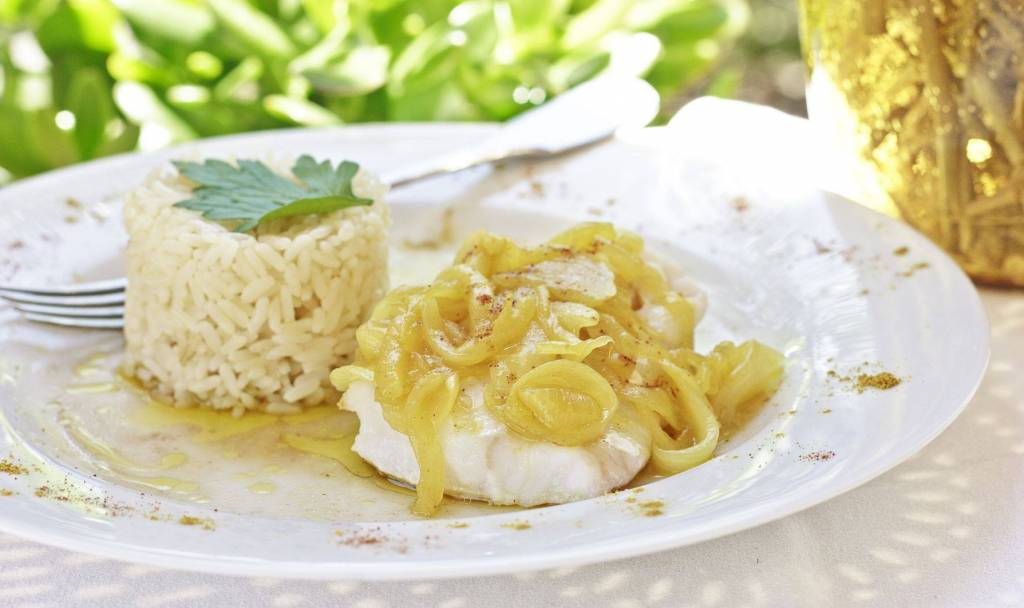 Filets de Loup aux oignons et au pastis