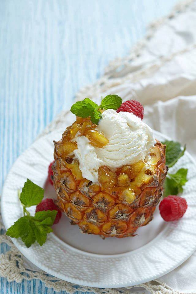 Ananas caramélisé au kirsch et sa glace coco une recette fraicheur des îles