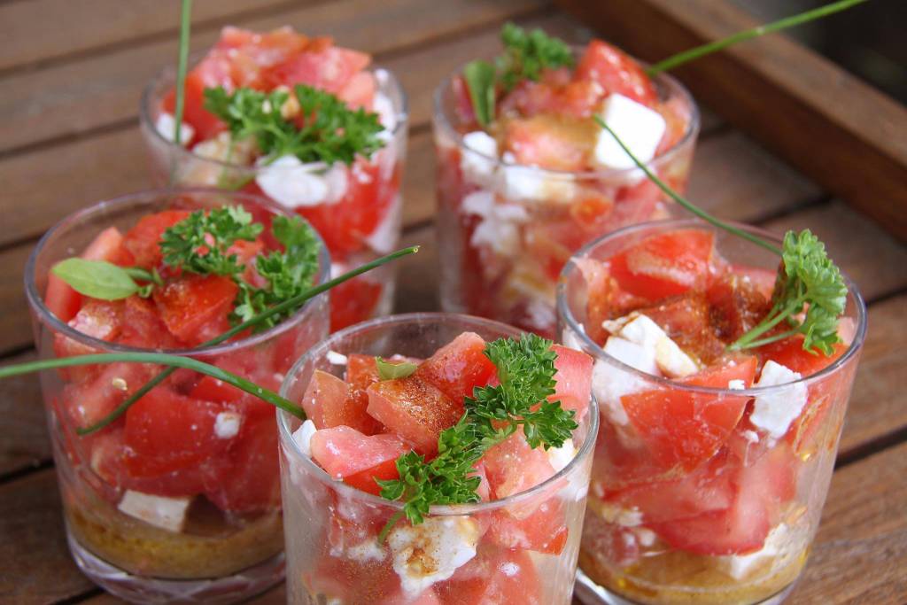 Verrines de Tomates à la Grecque