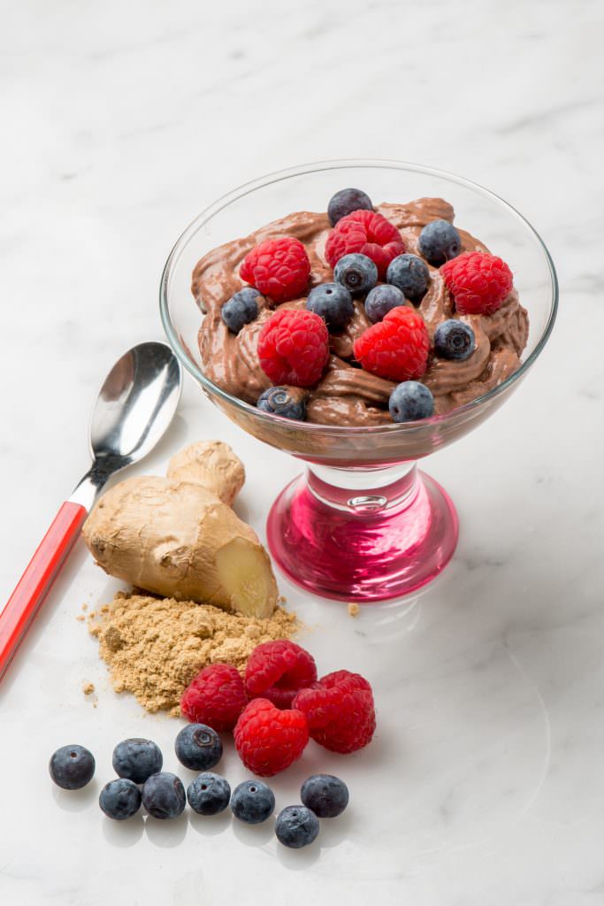 Mousse au chocolat gingembre et fruits rouges