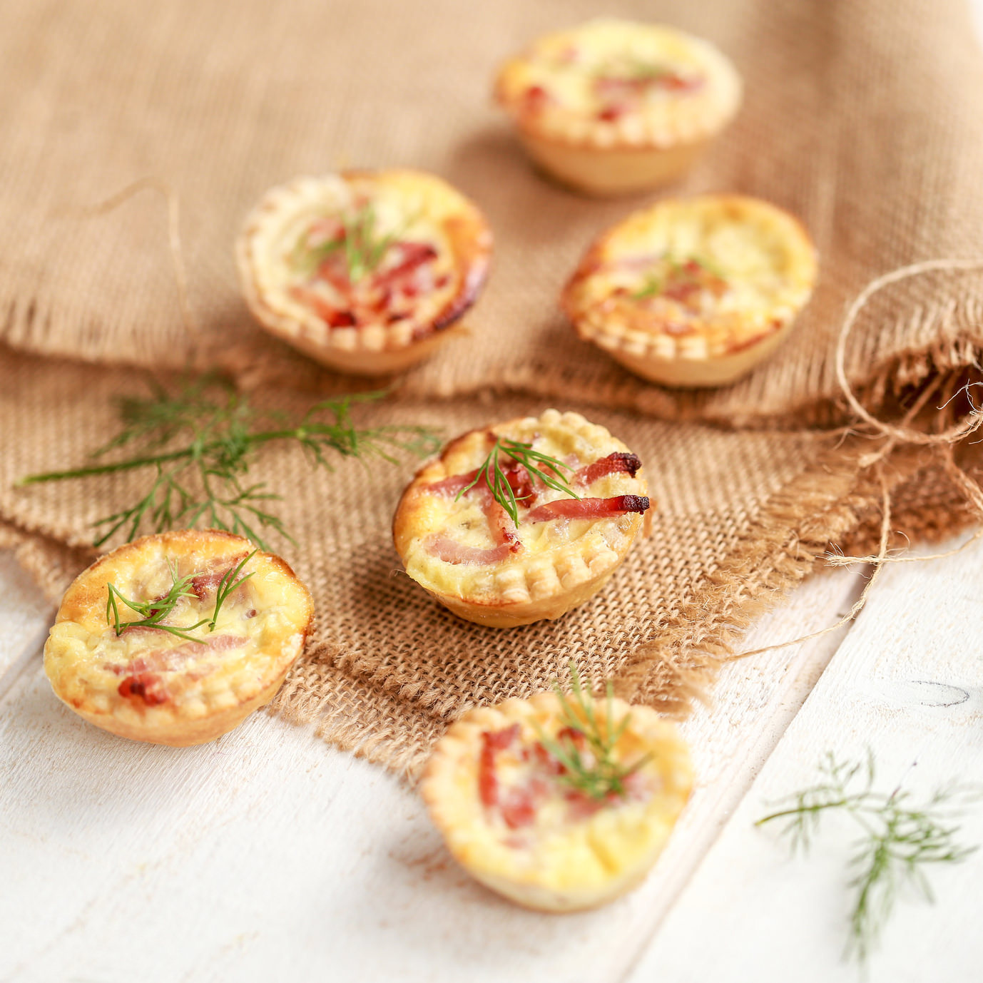 Mini quiches de délicieuse petite quiches parfaites pour un apéritif ...