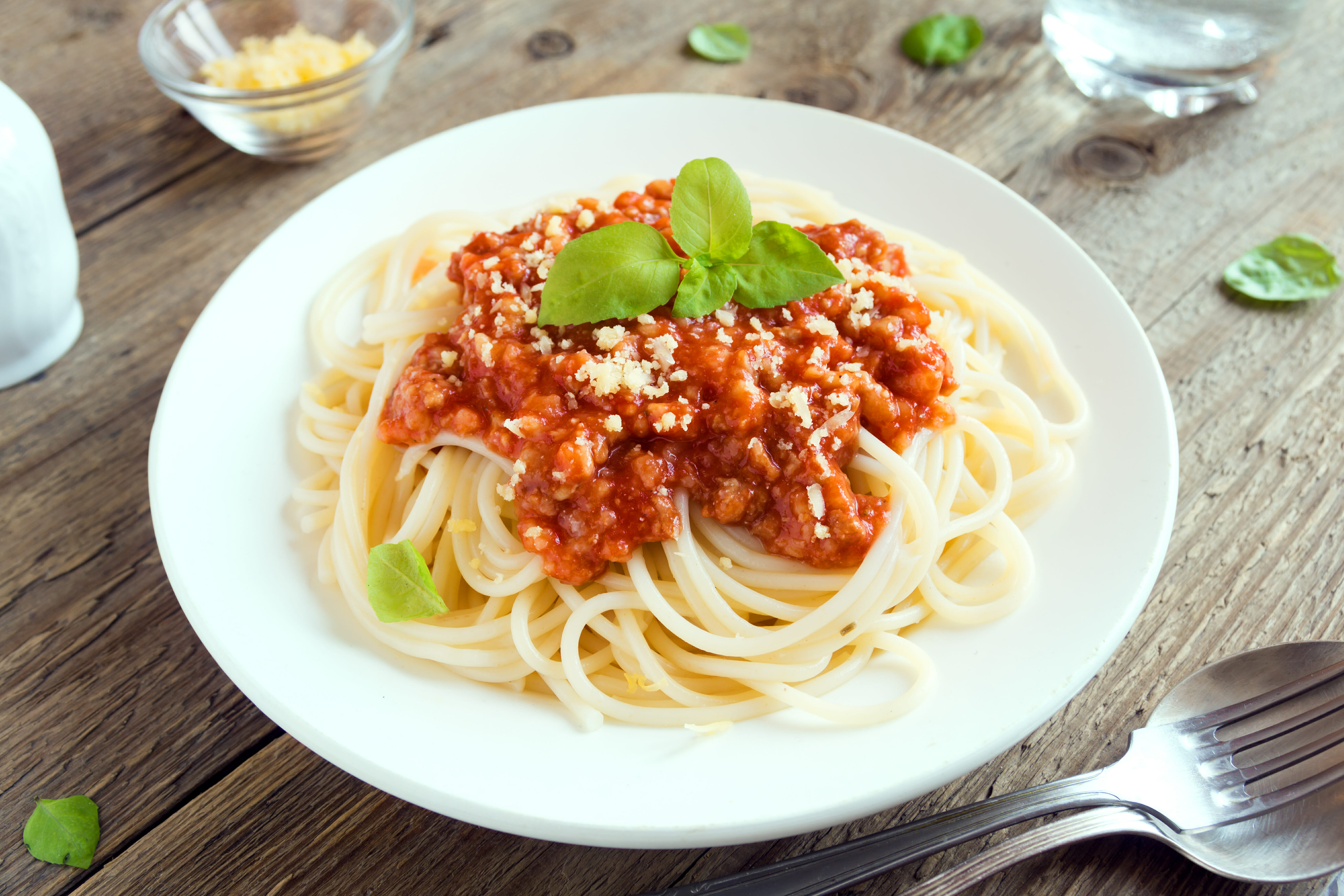 Spaghettis à la Bolognaise une grande recette Italienne très sud