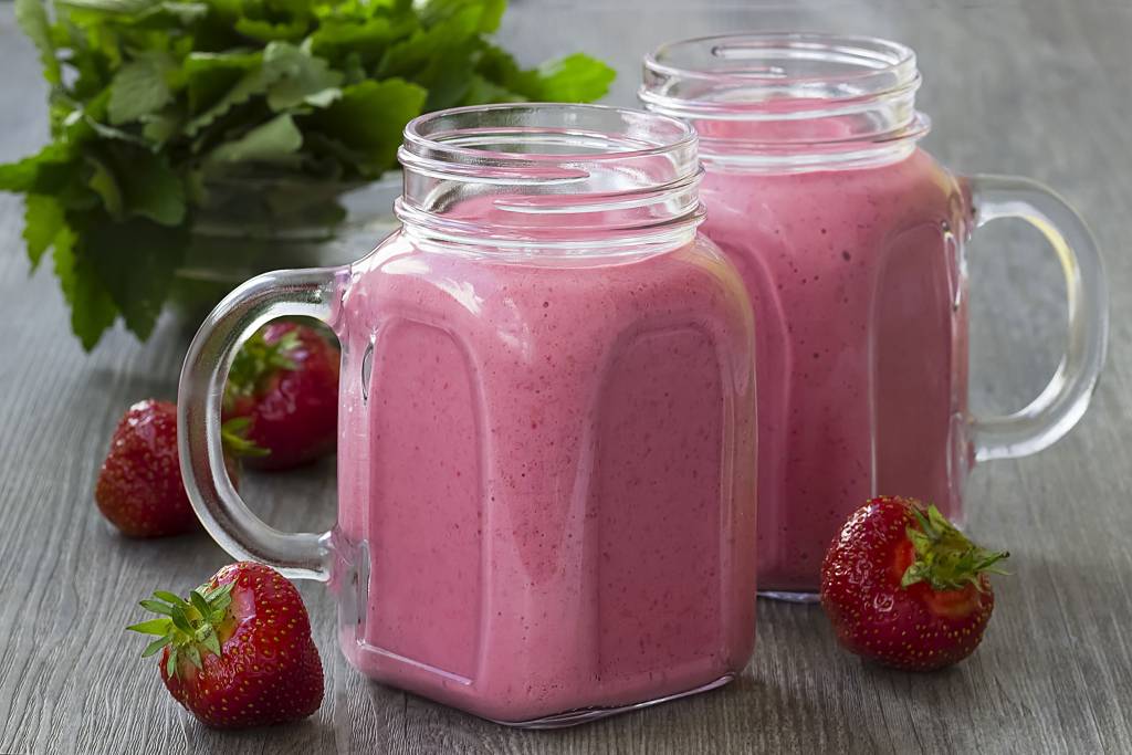 Smoothie à la fraise et à la menthe