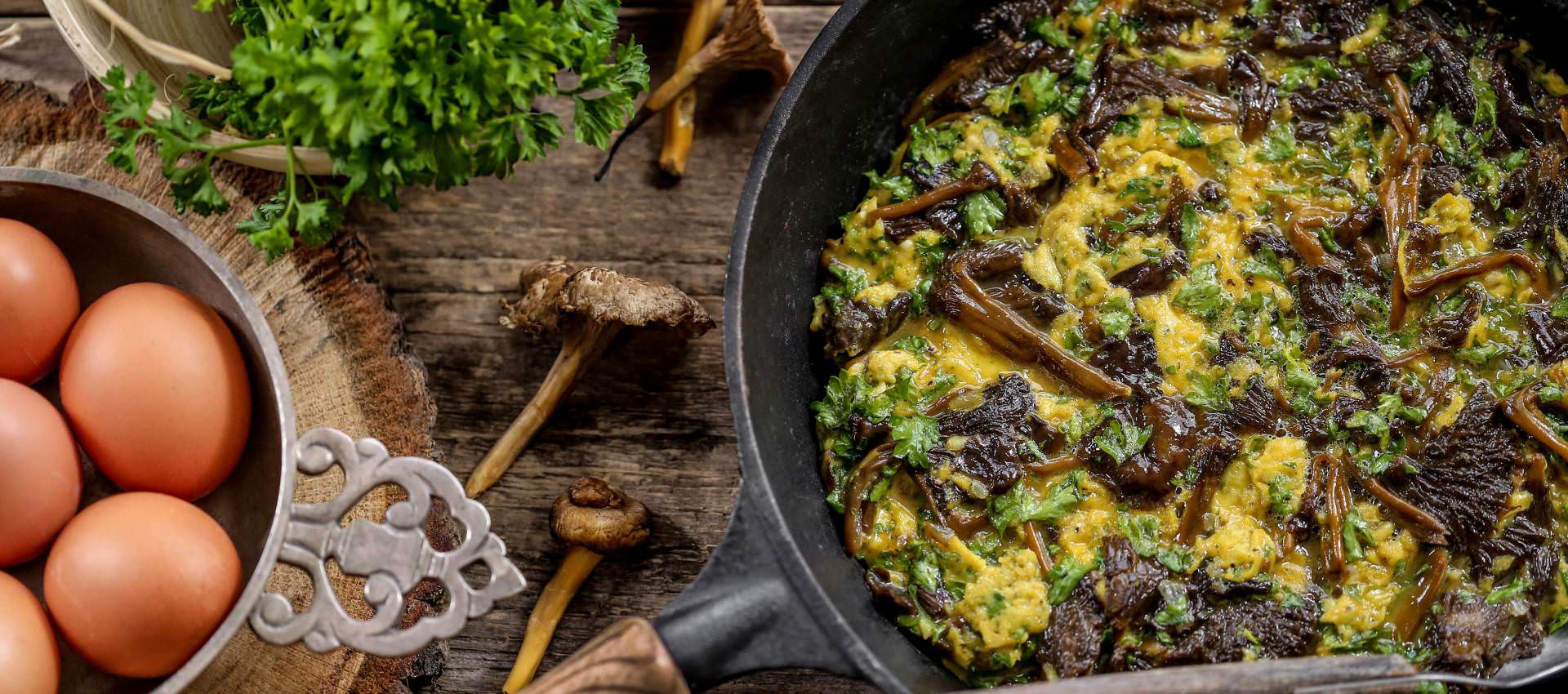 Omelette aux chanterelles, ail et persil une recette d'automne Les