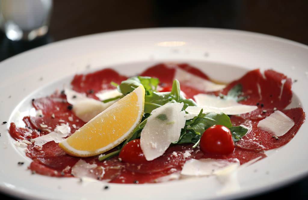 Carpaccio de boeuf au parmesan