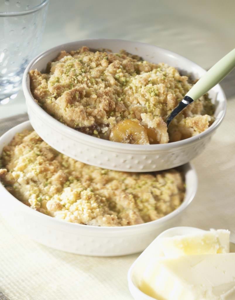 Crumble aux prunes jaunes et pistaches