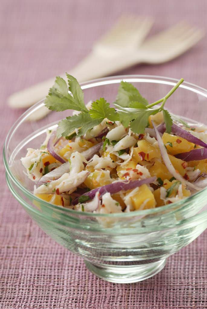 Salade créole à la mangue et au crabe