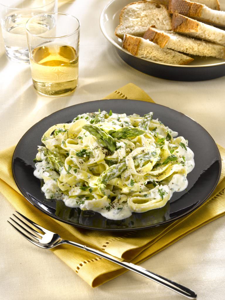 Fettucine aux asperges et à la crème de ricotta
