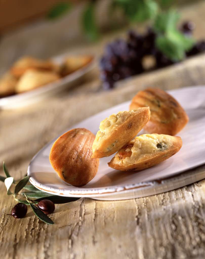 Madeleines olives et basilic