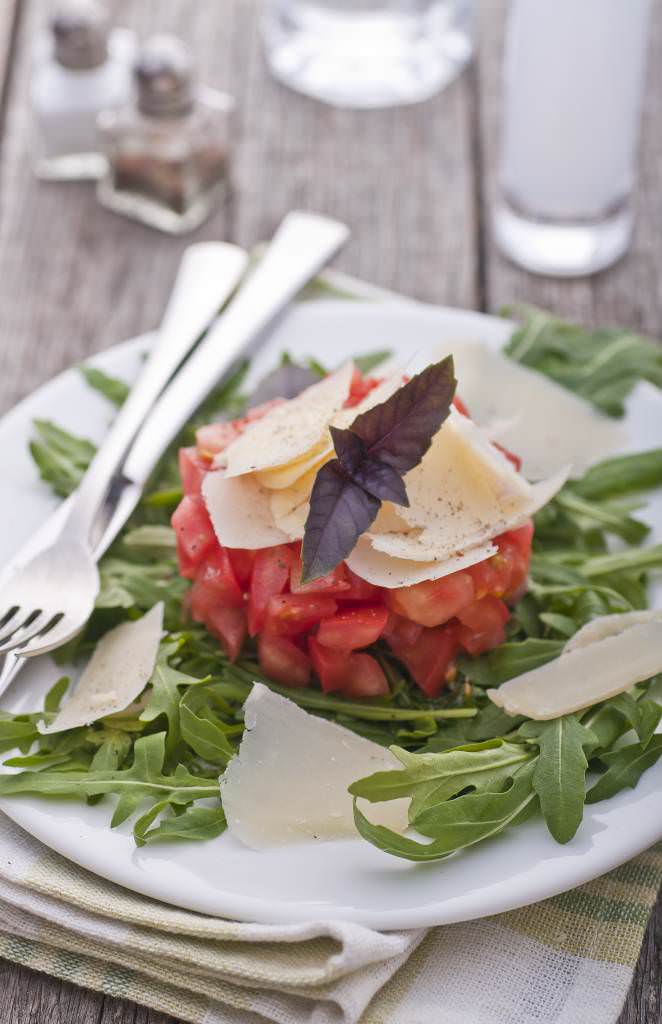 Tartare de tomates au parmesan