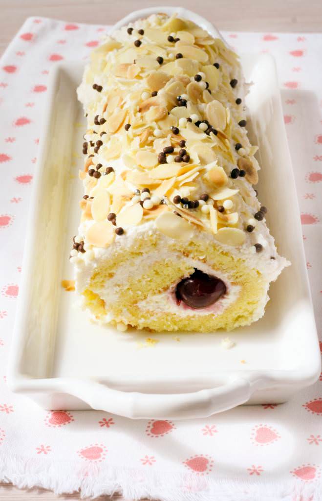 Bûche Amandes Cerises