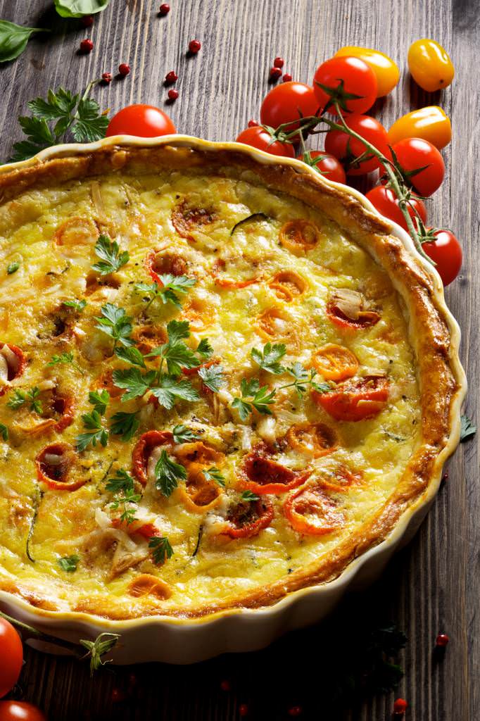 Tarte aux tomates cerises et aux herbes