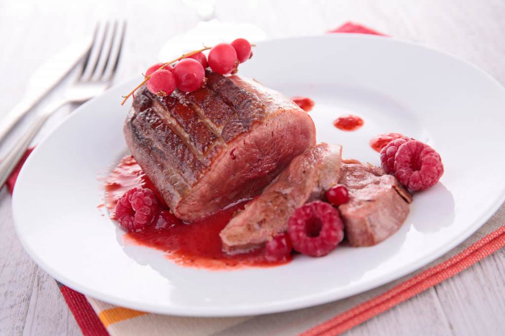 Magret de canard aux framboises