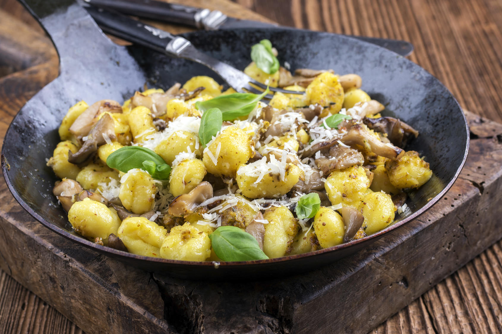 Gnocchis aux champignons et gruyère une délicieuse recette économique ...