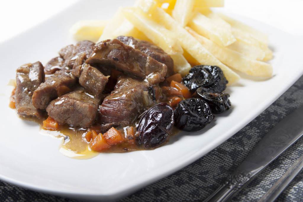 Daube de boeuf aux pruneaux et à l’orange