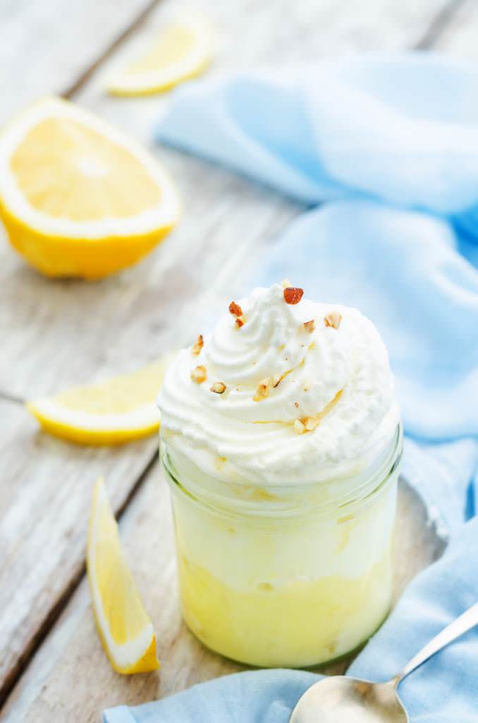 Creme glacée vanille sur lit de lemon curd