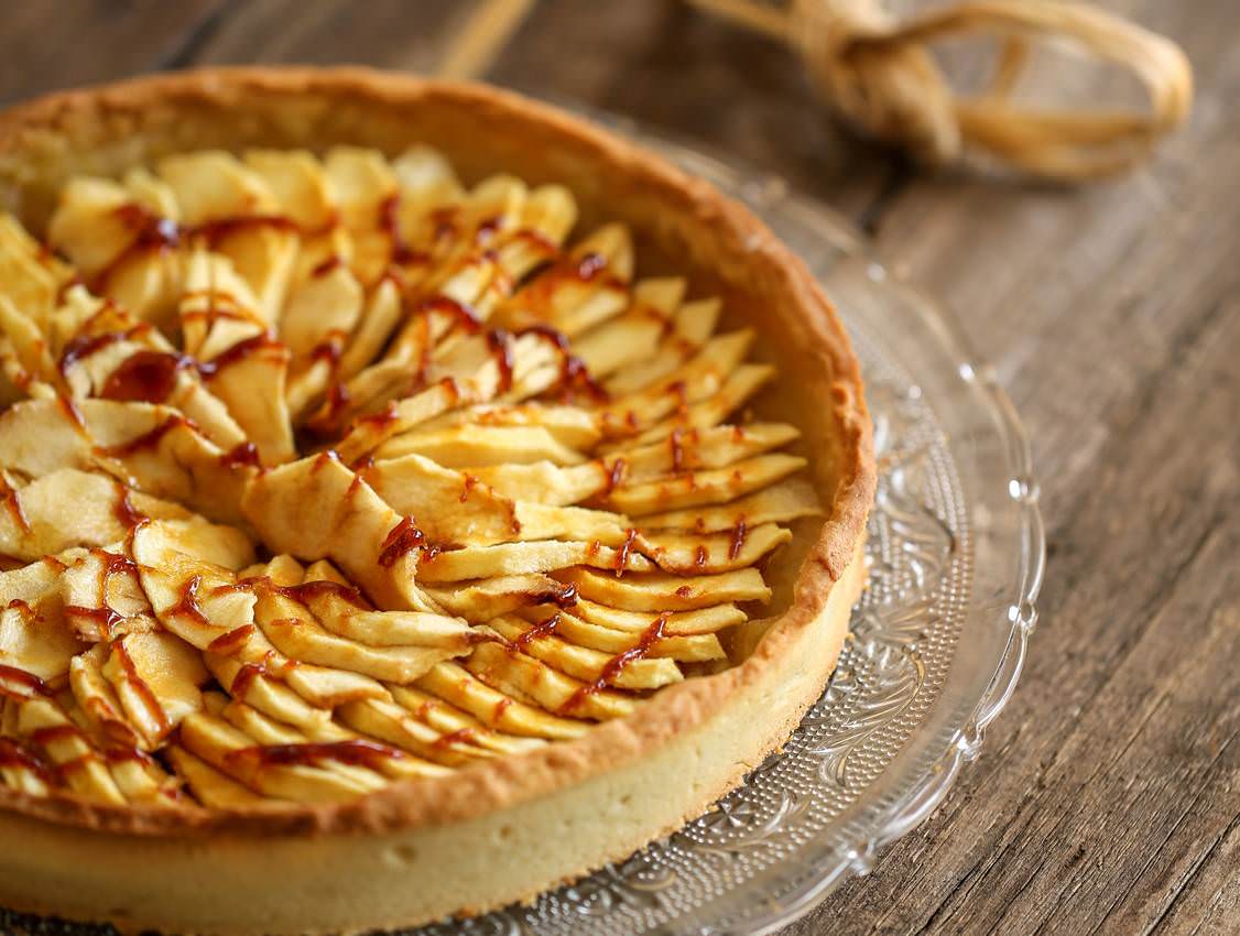 Tarte aux pommes caramélisée une délicieuse tarte fondante nappée de ...