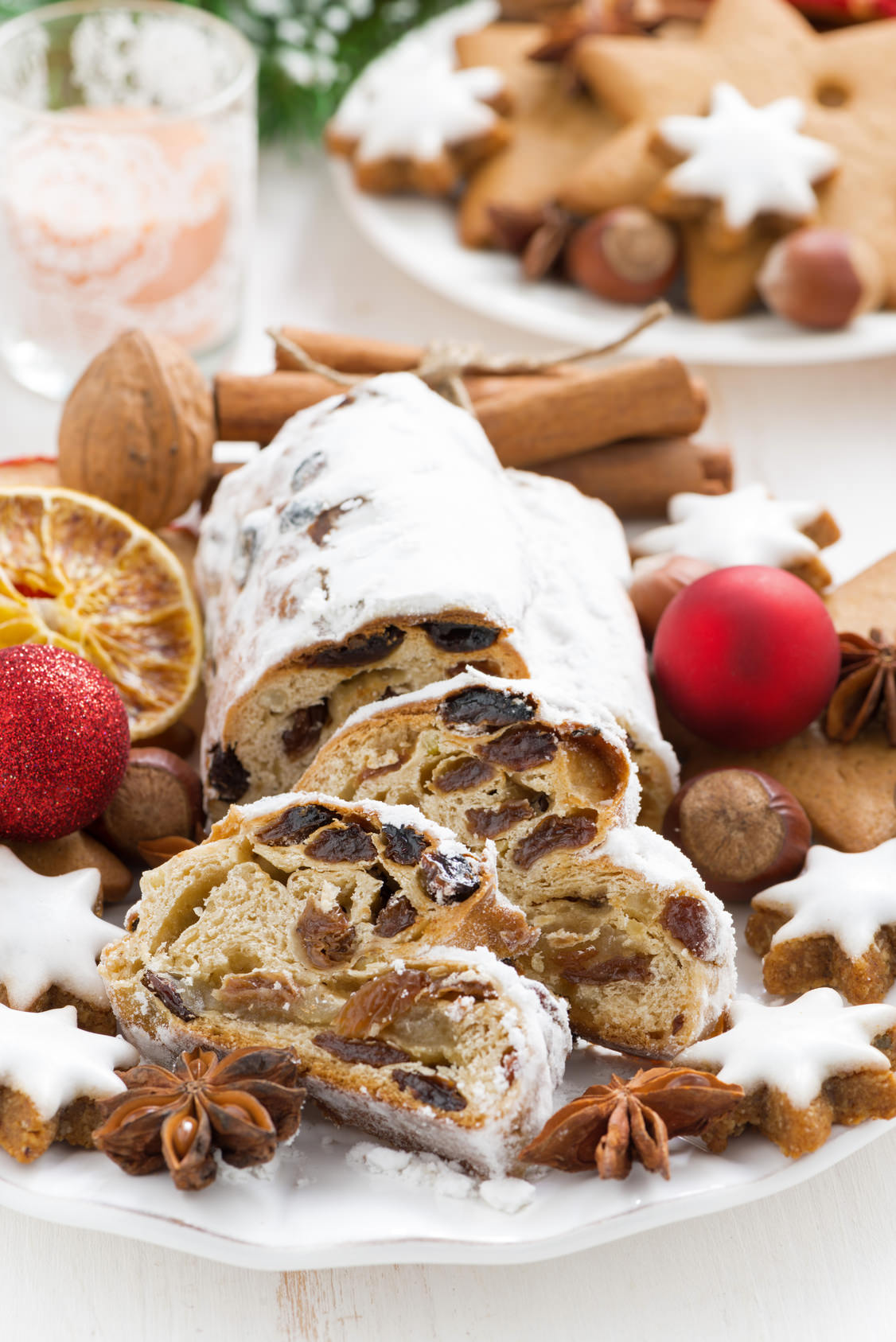 Stollen un gâteau de Noël traditionnel allemand qui remonte au moyen