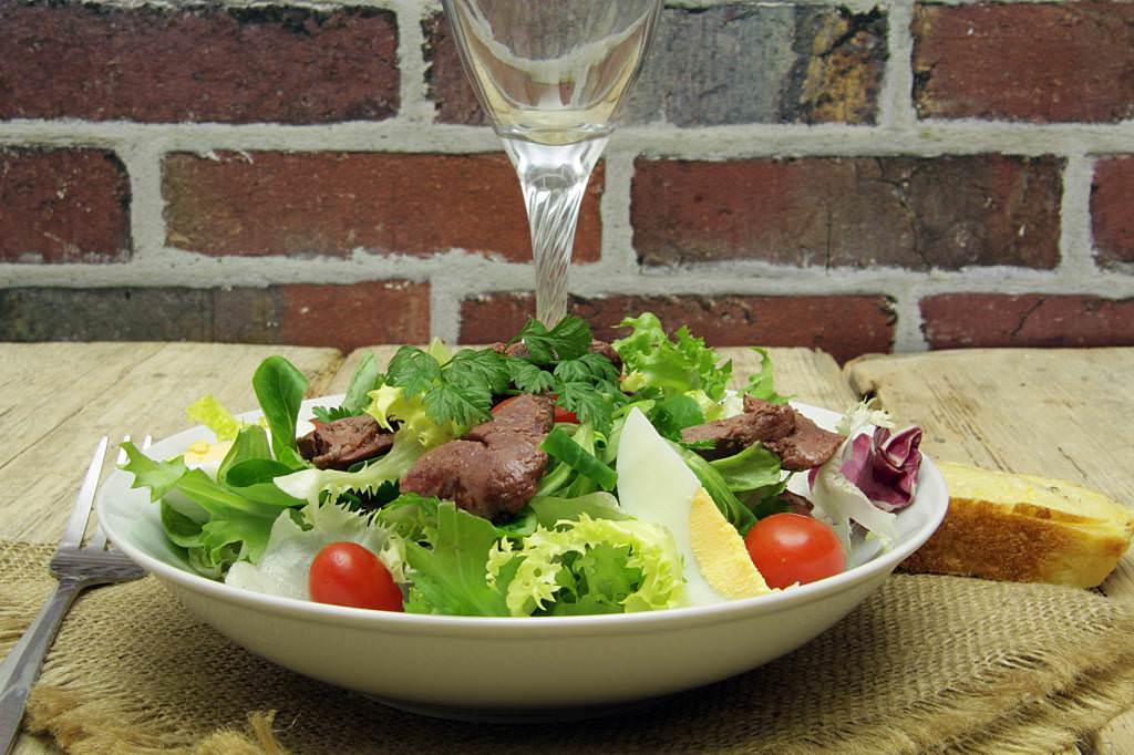 Salade de foie de volaille au vinaigre de framboise