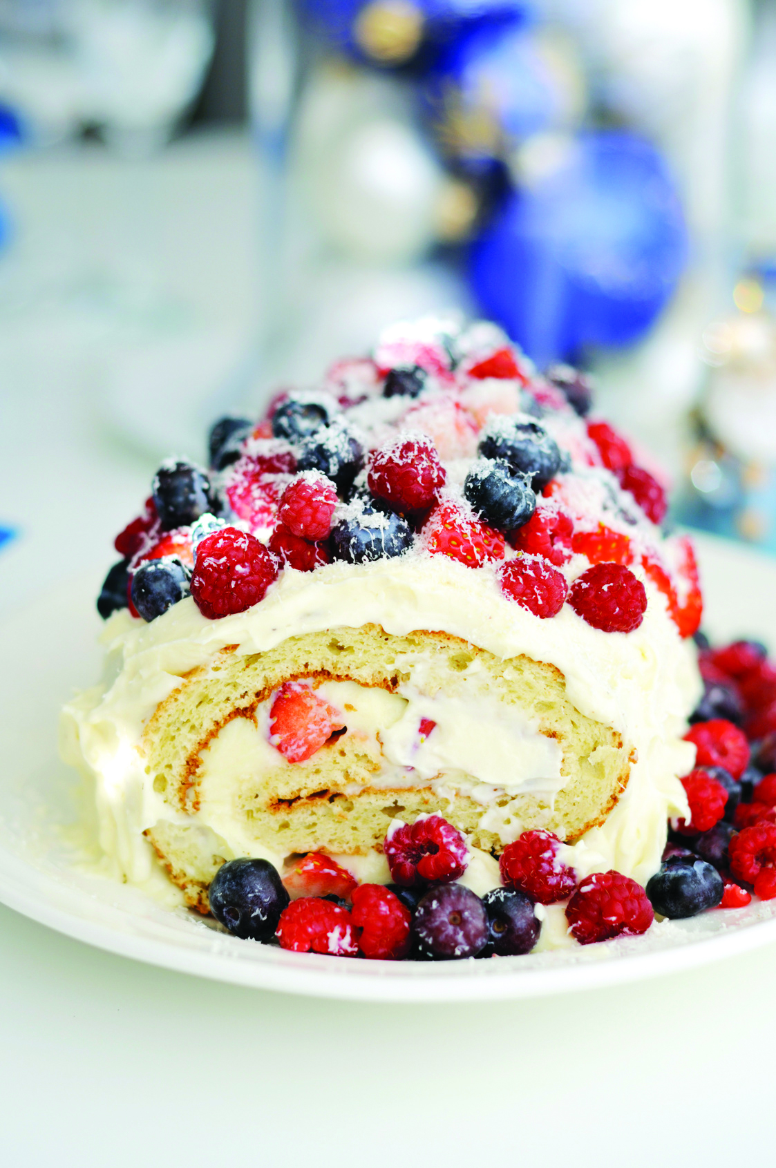 Bûche aux fruits rouges et chocolat blanc une belle buche généreuse