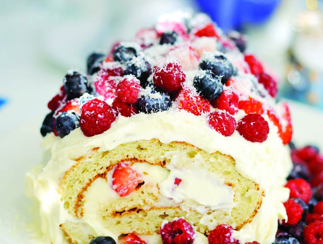 Bûche aux fruits rouges et chocolat blanc une belle buche généreuse