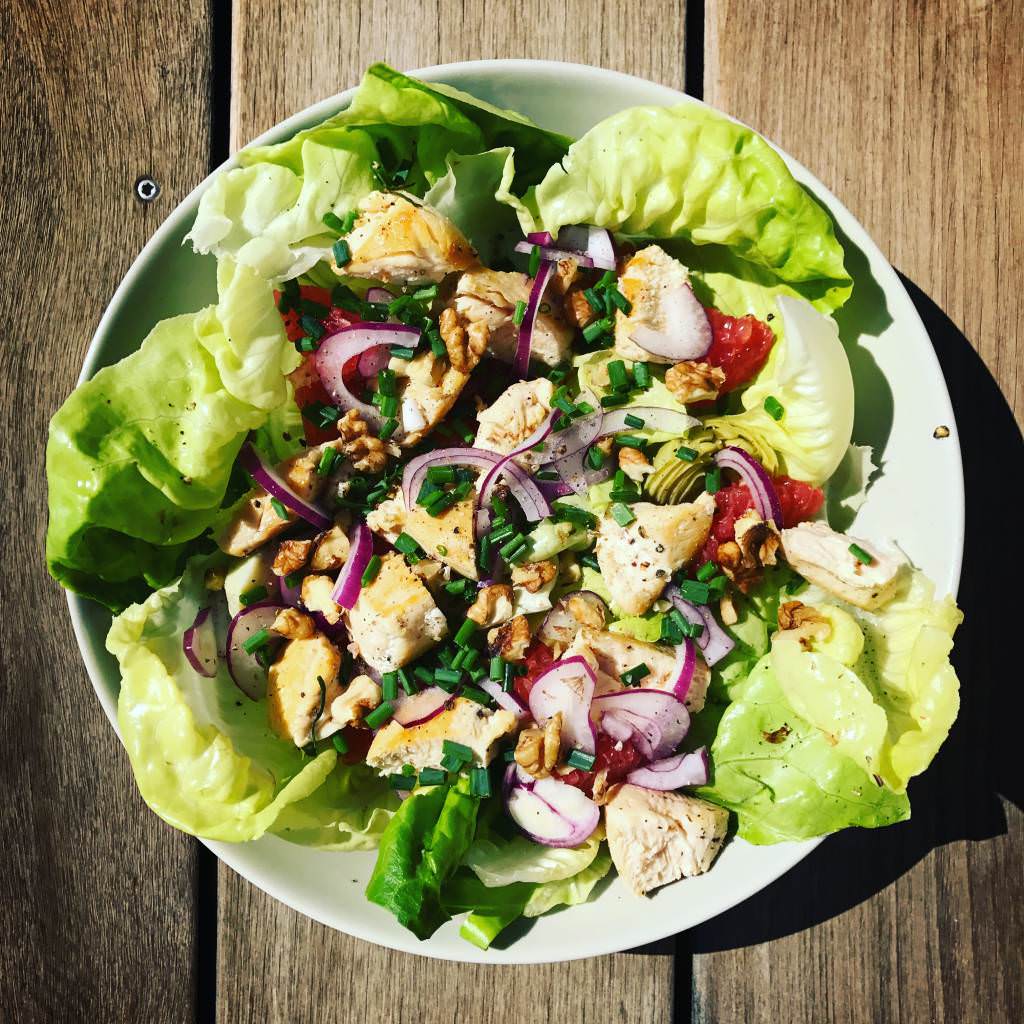 SALADE DE POULET AU PAMPLEMOUSSE