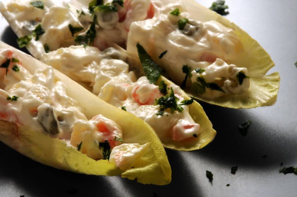 Macédoine de légumes en barquette d’endive