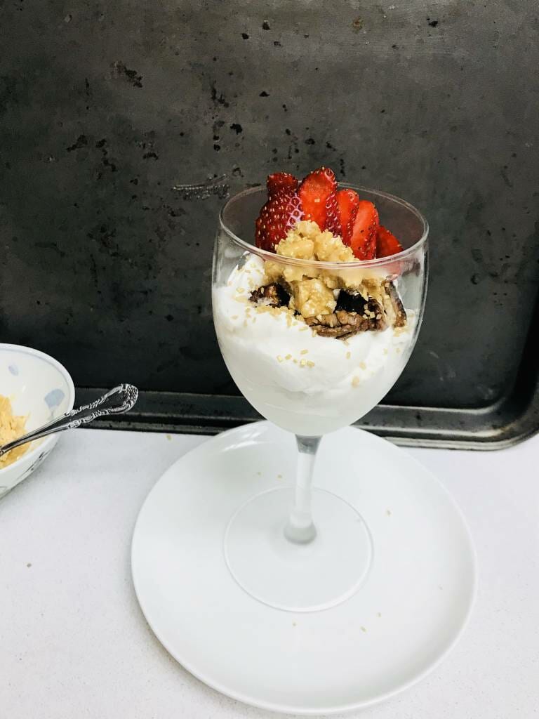 Mousse de nougat et noix caramélisées