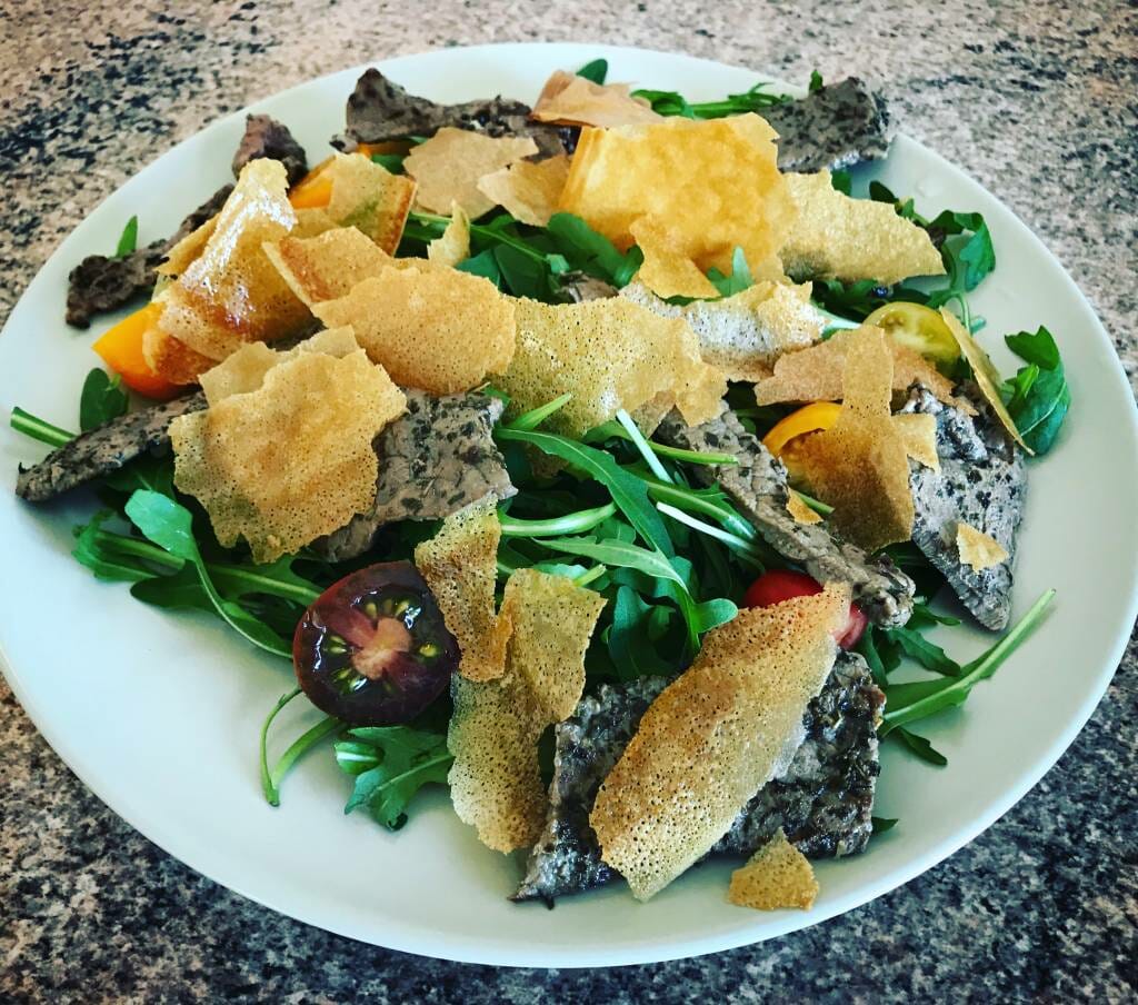 Salade croustillante au boeuf
