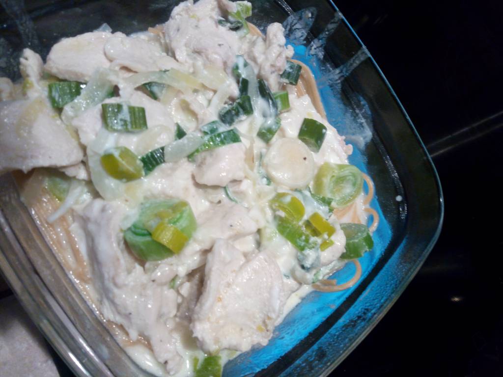 Pâtes aux poireaux et poulet